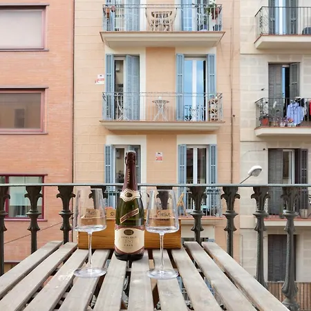 Aparteasy - Turo Park With Lovely Balcony Apartment