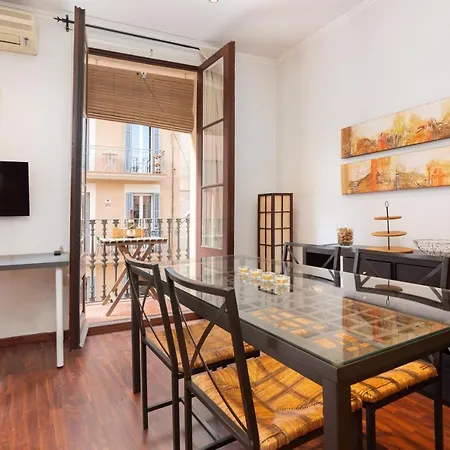 Aparteasy - Turo Park With Lovely Balcony Apartment