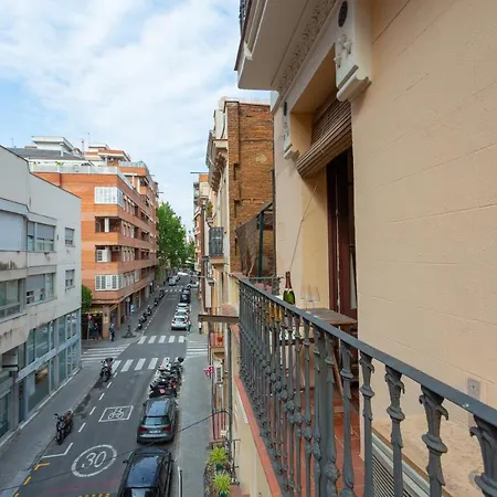 Aparteasy - Turo Park With Lovely Balcony *