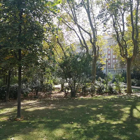 Aparteasy - Turo Park With Lovely Balcony *