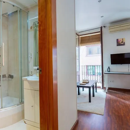 Apartment Aparteasy - Turo Park With Lovely Balcony