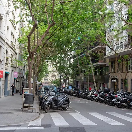 Apartment Aparteasy - Turo Park With Lovely Balcony Barcelona