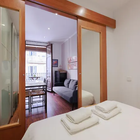 Aparteasy - Turo Park With Lovely Balcony