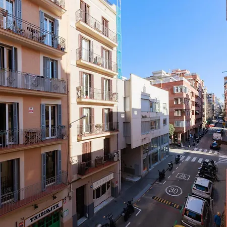 Apartment Aparteasy - Turo Park With Lovely Balcony