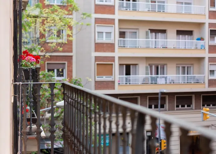 Aparteasy - Turo Park With Lovely Balcony Barcelona